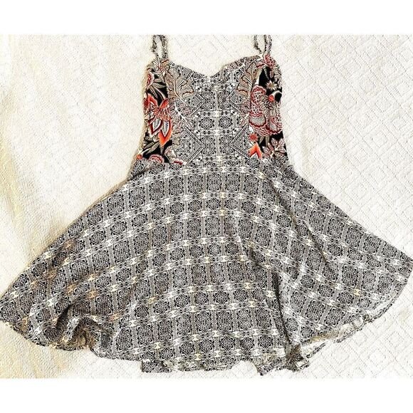 Aeropostale Women A Line Black White Floral Short Spaghetti Strap Skater Dress X - Picture 1 of 3
